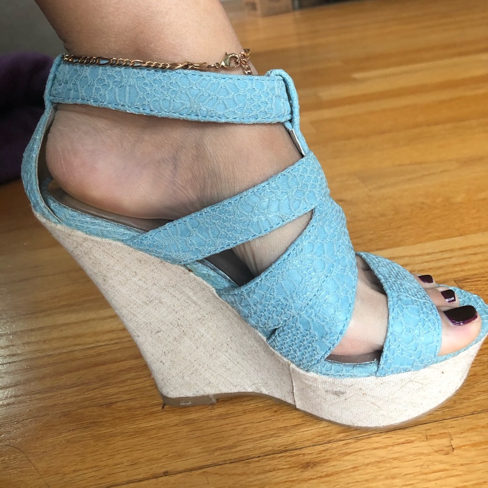 NEVER WORN. Quipid baby blue wedges